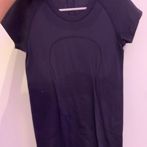 Lululemon navy blue T-shirt